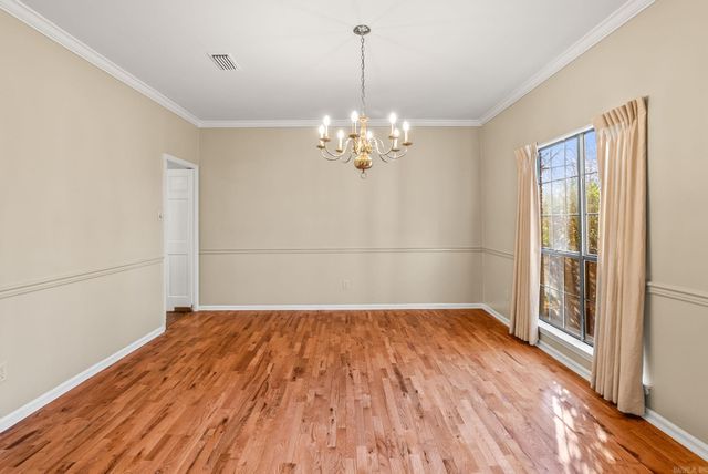 33 Club Manor Road, Maumelle, AR 72113