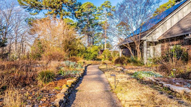 33 Club Manor Road, Maumelle, AR 72113