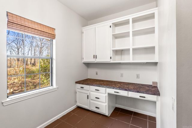 33 Club Manor Road, Maumelle, AR 72113