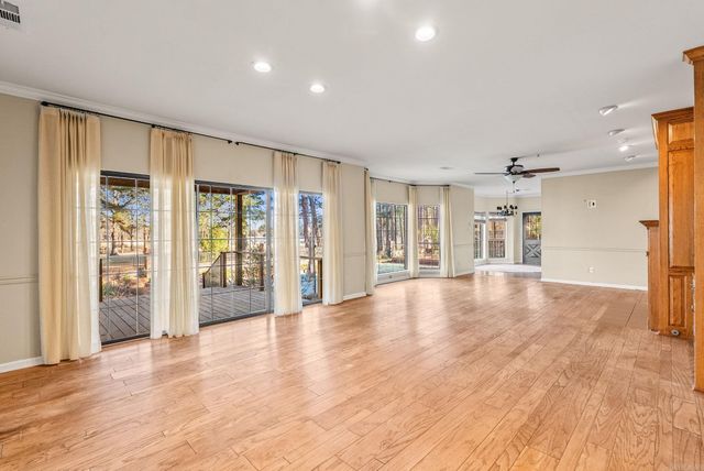 33 Club Manor Road, Maumelle, AR 72113