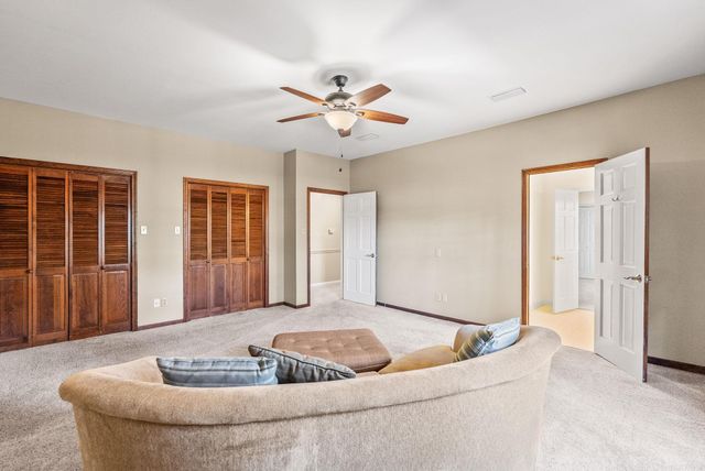 33 Club Manor Road, Maumelle, AR 72113