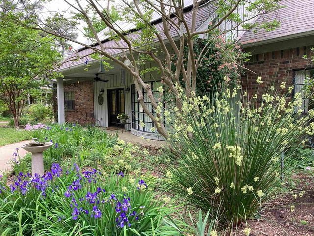 33 Club Manor Road, Maumelle, AR 72113