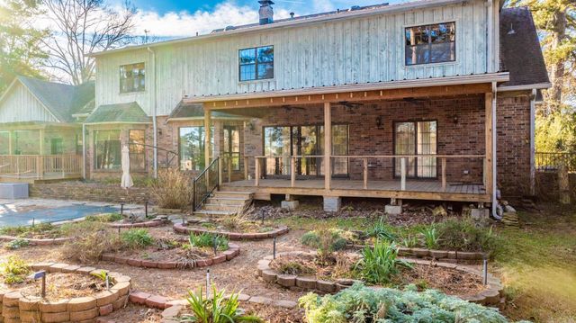 33 Club Manor Road, Maumelle, AR 72113