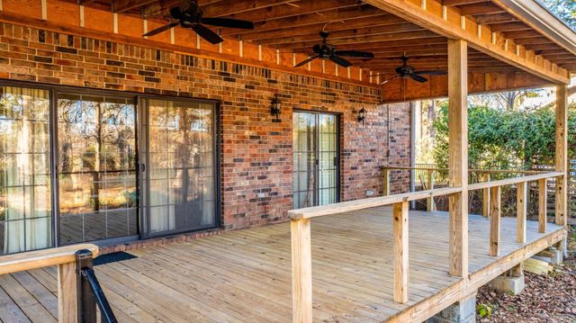 33 Club Manor Road, Maumelle, AR 72113