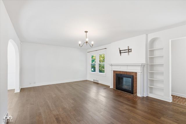 4425 Central Avenue, Indianapolis, IN 46205