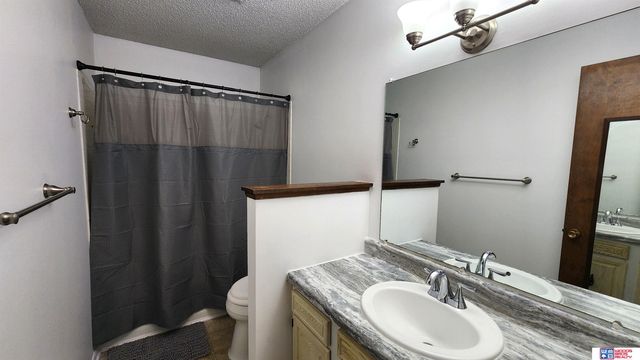 5515 S 42nd Street Court, Lincoln, NE 68516