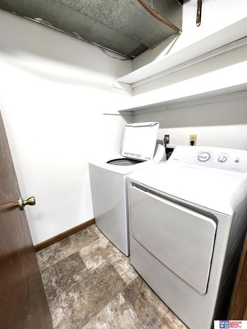 5515 S 42nd Street Court, Lincoln, NE 68516