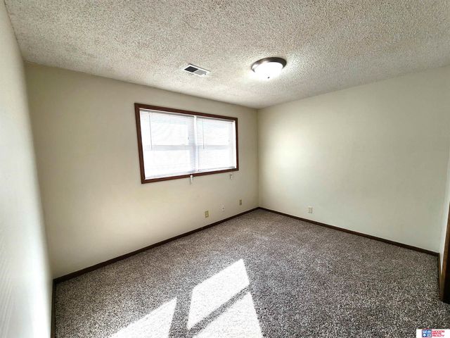 5515 S 42nd Street Court, Lincoln, NE 68516