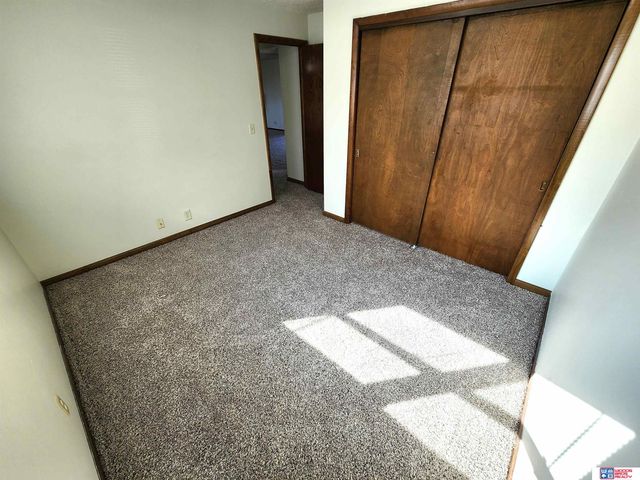 5515 S 42nd Street Court, Lincoln, NE 68516