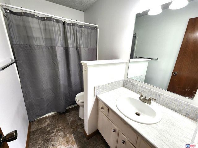 5515 S 42nd Street Court, Lincoln, NE 68516