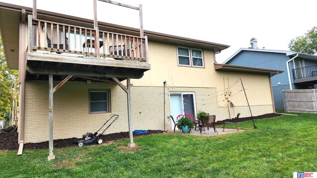 5515 S 42nd Street Court, Lincoln, NE 68516