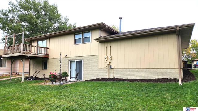 5515 S 42nd Street Court, Lincoln, NE 68516