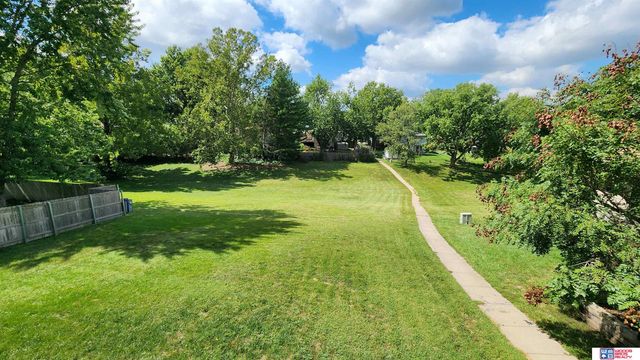 5515 S 42nd Street Court, Lincoln, NE 68516