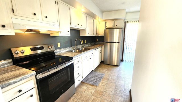 5515 S 42nd Street Court, Lincoln, NE 68516