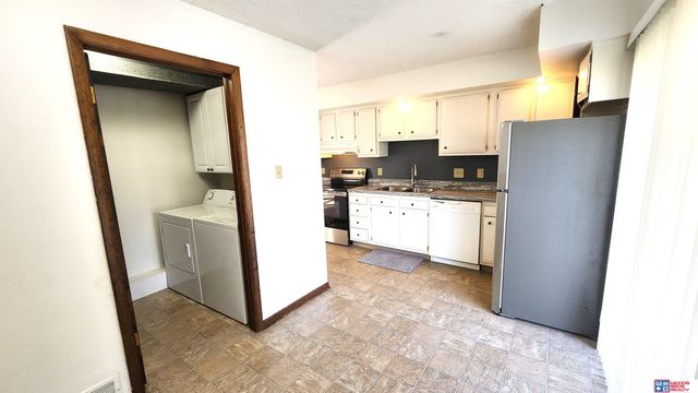 5515 S 42nd Street Court, Lincoln, NE 68516