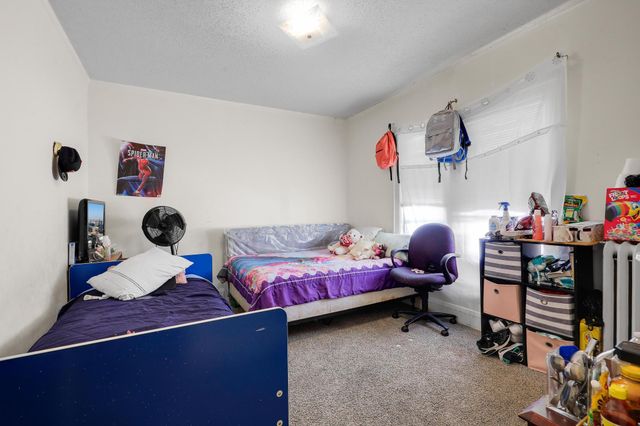 918 Queen Avenue N, Minneapolis, MN 55411