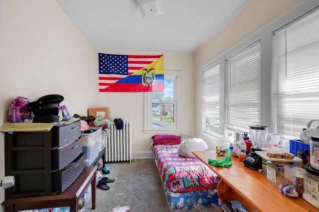 918 Queen Avenue N, Minneapolis, MN 55411