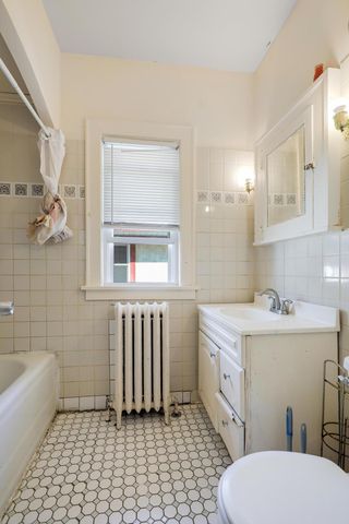 918 Queen Avenue N, Minneapolis, MN 55411