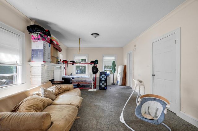 918 Queen Avenue N, Minneapolis, MN 55411