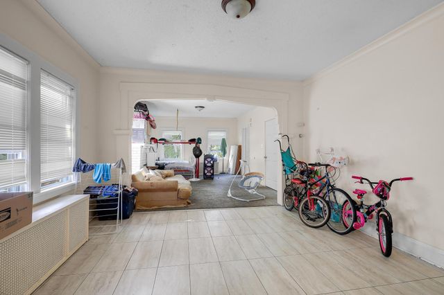 918 Queen Avenue N, Minneapolis, MN 55411