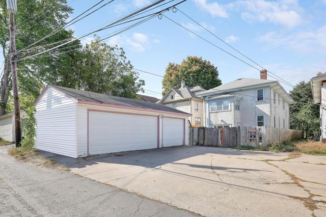 918 Queen Avenue N, Minneapolis, MN 55411