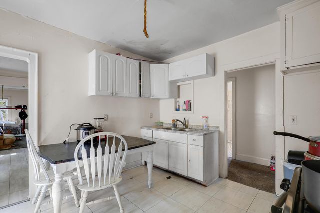 918 Queen Avenue N, Minneapolis, MN 55411