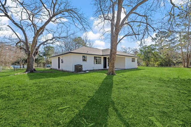 29 County Road 4011, Dayton, TX 77535