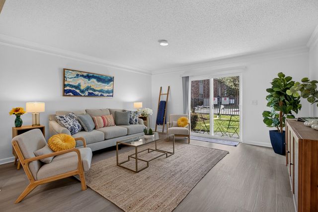 809 Andrea Lane, Hanahan, SC 29410