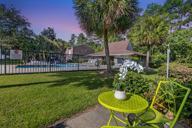 809 Andrea Lane, Hanahan, SC 29410
