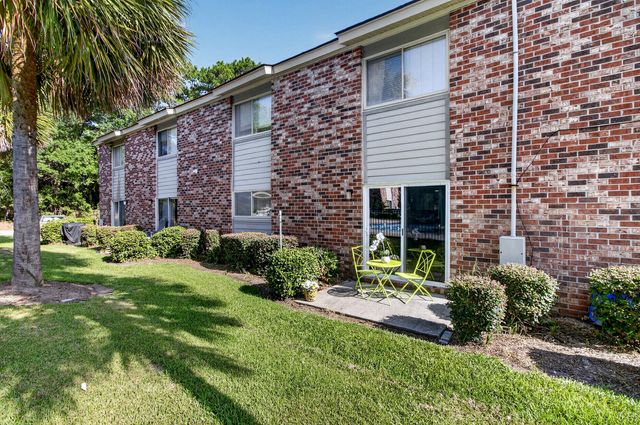 809 Andrea Lane, Hanahan, SC 29410