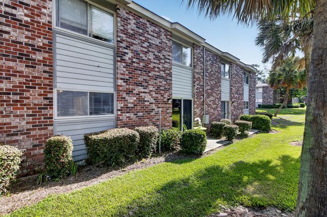 809 Andrea Lane, Hanahan, SC 29410