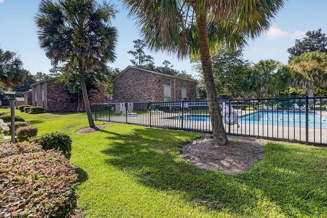 809 Andrea Lane, Hanahan, SC 29410