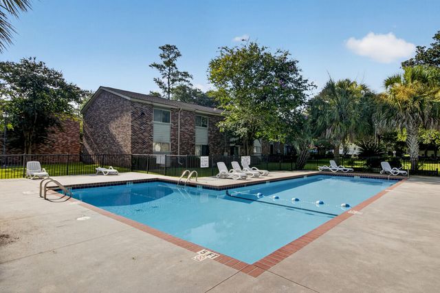 809 Andrea Lane, Hanahan, SC 29410