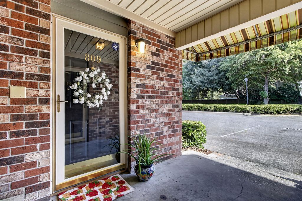 809 Andrea Lane, Hanahan, SC 29410