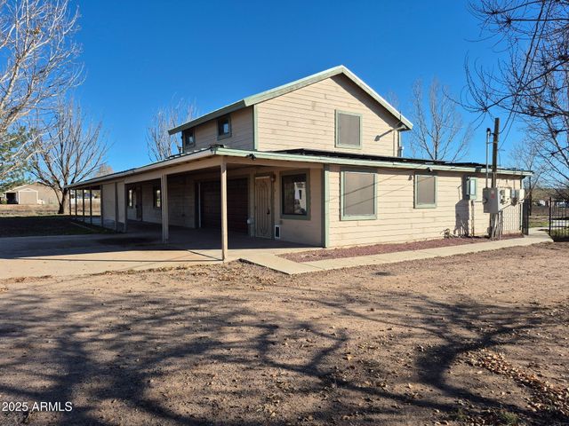 125 E HARPSON Trail, Paulden, AZ 86334