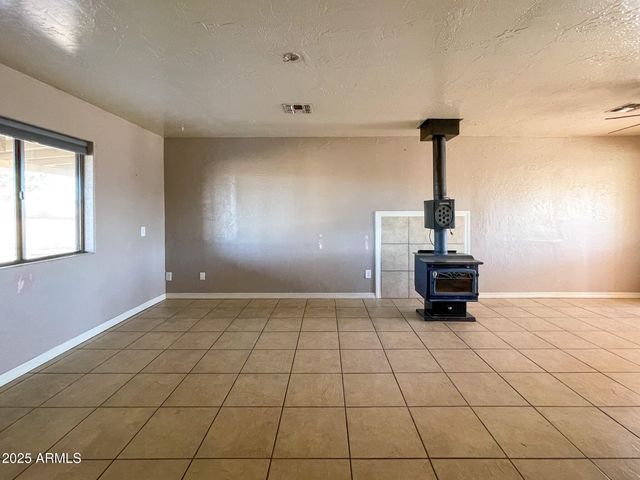 125 E HARPSON Trail, Paulden, AZ 86334