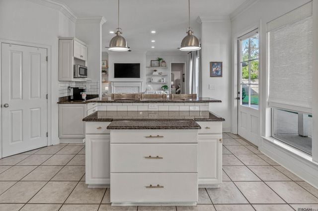 38128 Jefferson Crossing Ave, Prairieville, LA 70769