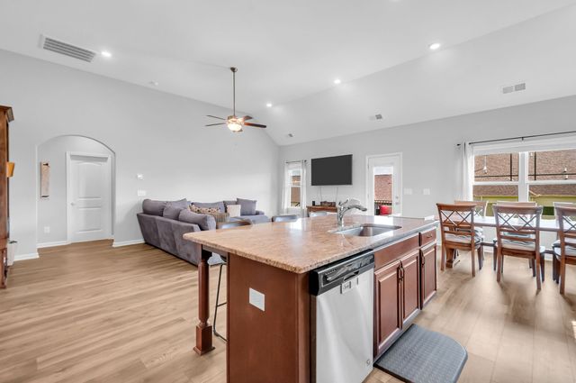 7432 Cumberland Dr, Fairview, TN 37062
