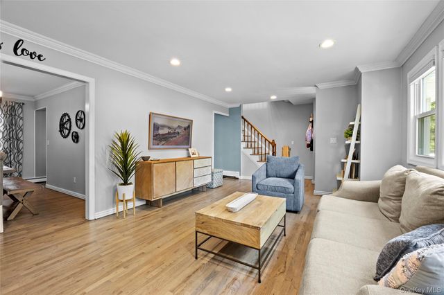 17 Garfield Place, East Northport, NY 11731
