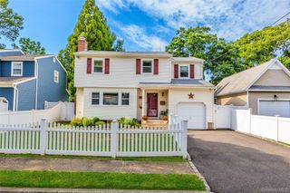 17 Garfield Place, East Northport, NY 11731