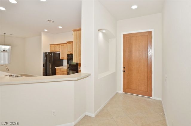 5707 Golden Leaf Avenue, Las Vegas, NV 89122