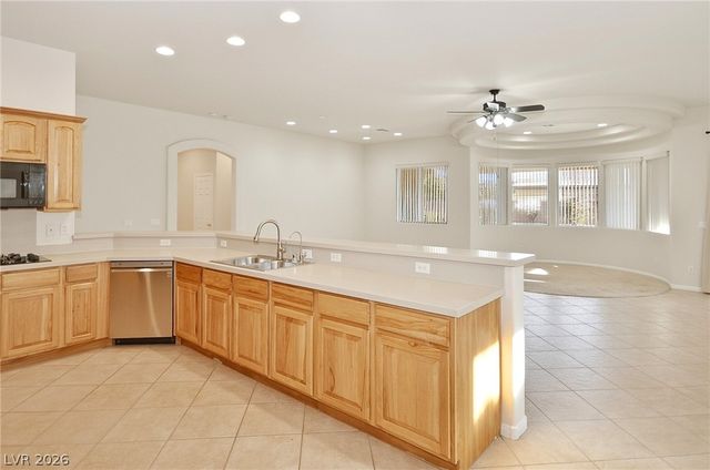 5707 Golden Leaf Avenue, Las Vegas, NV 89122