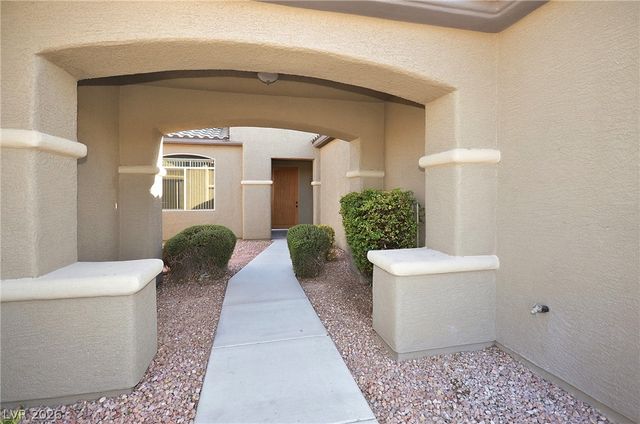 5707 Golden Leaf Avenue, Las Vegas, NV 89122