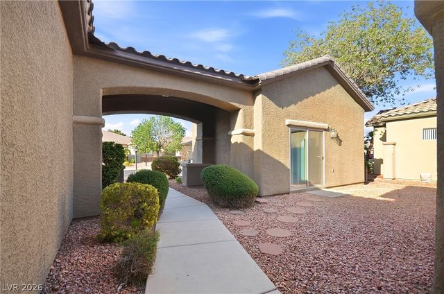 5707 Golden Leaf Avenue, Las Vegas, NV 89122