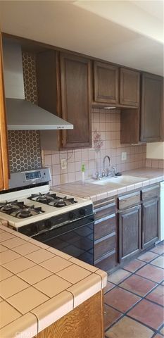 2638 Mangrove Way, Riverside, CA 92506