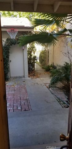 2638 Mangrove Way, Riverside, CA 92506