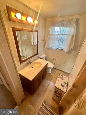 201 EMERALD LN, Media, PA 19063