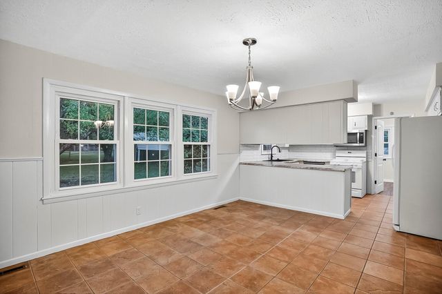 404 S Patricia Avenue, Nixa, MO 65714