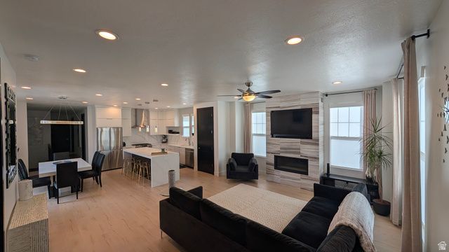 326 APRICOT GRV, Kaysville, UT 84037