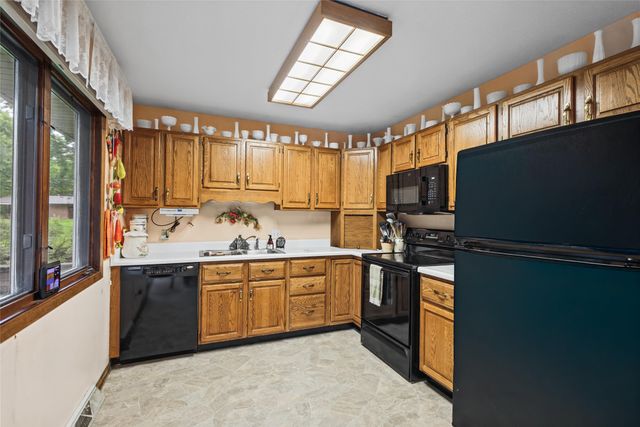 371 N Hickory Boulevard, Pleasant Hill, IA 50327